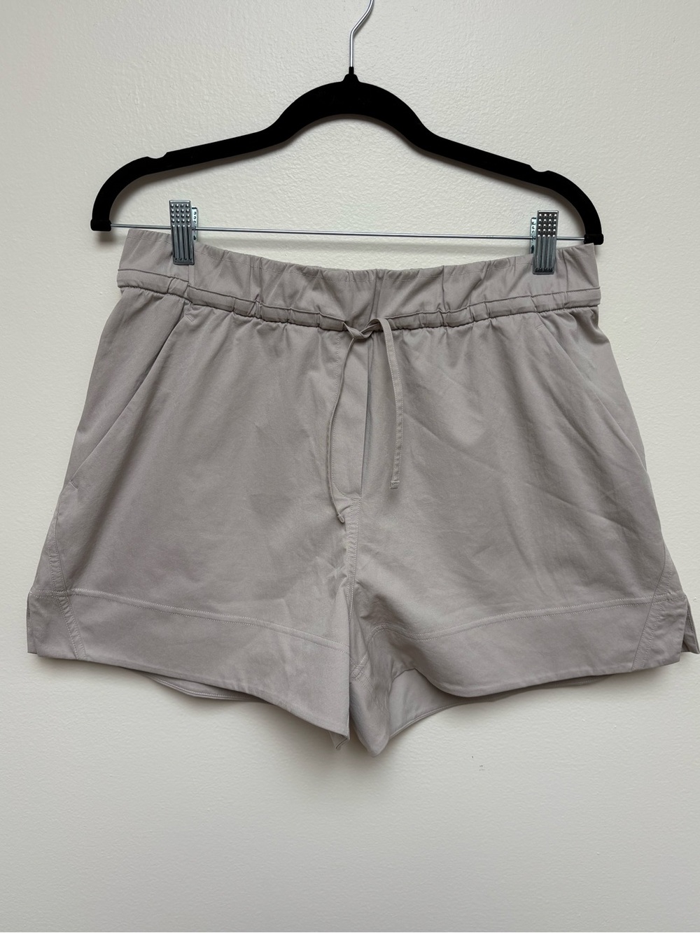 Lululemon Cinchable Waist High-Rise Woven Shorts 3.5” Taupe Gray M